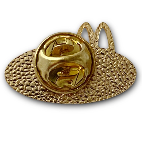 McDonald’s Pin HU Fred L Turner Award 1990s Hamburger University Metal Lapel Pin - Picture 2 of 3